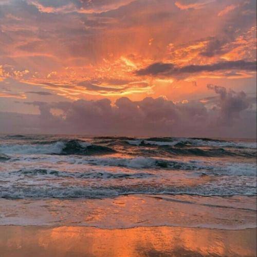 از دشمنی پرهیز کن شمشیر را باور نکن