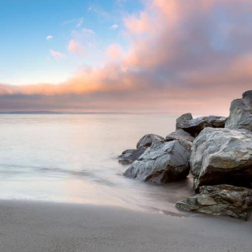  خالی از حسم فکرم با کسی نیست