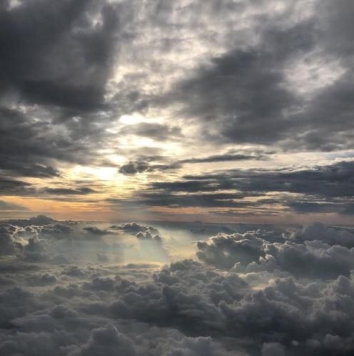 اهنگ چرا دیگه نمی خندم شبا دیگه چشمامو نمیبندم حتی یه روزایی دارک میشه