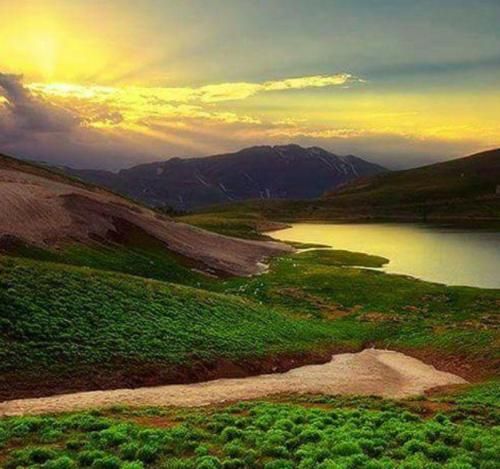 اهنگ تو تمام منی نمیدونی یعنی تا جدا شی ازم میگیره نفسم خود قلب منی