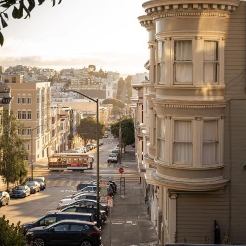  نگو کارت ندارم تنگ میشه دل تنگم