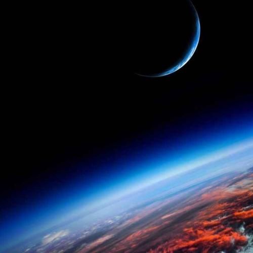 چیزی به دادم نمیرسه غیر از ادبیات که انتقاممو بگیرم