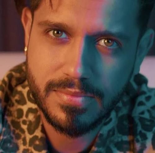 میراث به نام نامی یزدان تورا از این همه خوبان