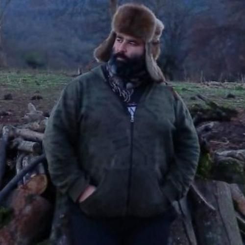 حسین آرامیده تکیه گاه پدری تو یه دونه پسری