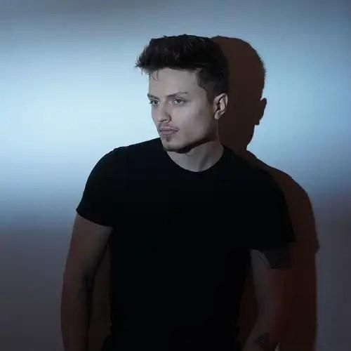 پوبون یه چیزی تو هواس