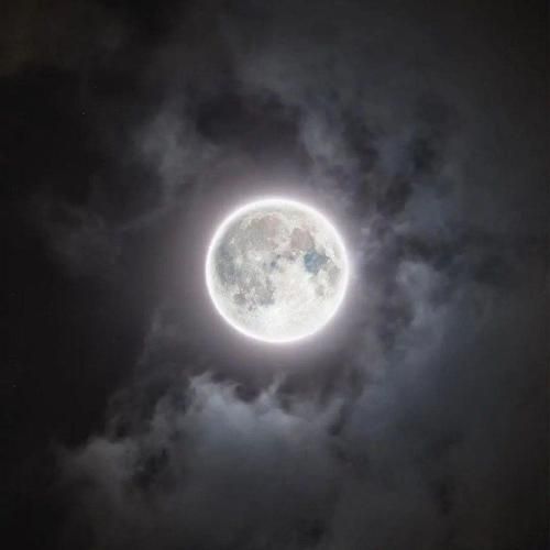 دانلود آهنگ بابا چشمم کف پات بابا گرمه بهت دلم همه جا