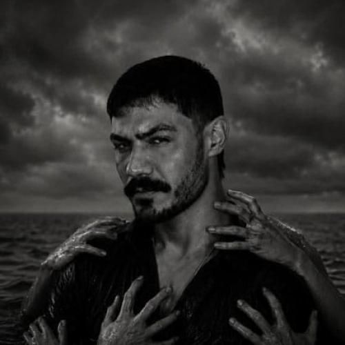 میر احمد شده از تنهایی کنی درداتو بغل وقتی بودن خیلیا بود سر تا پا ضرر